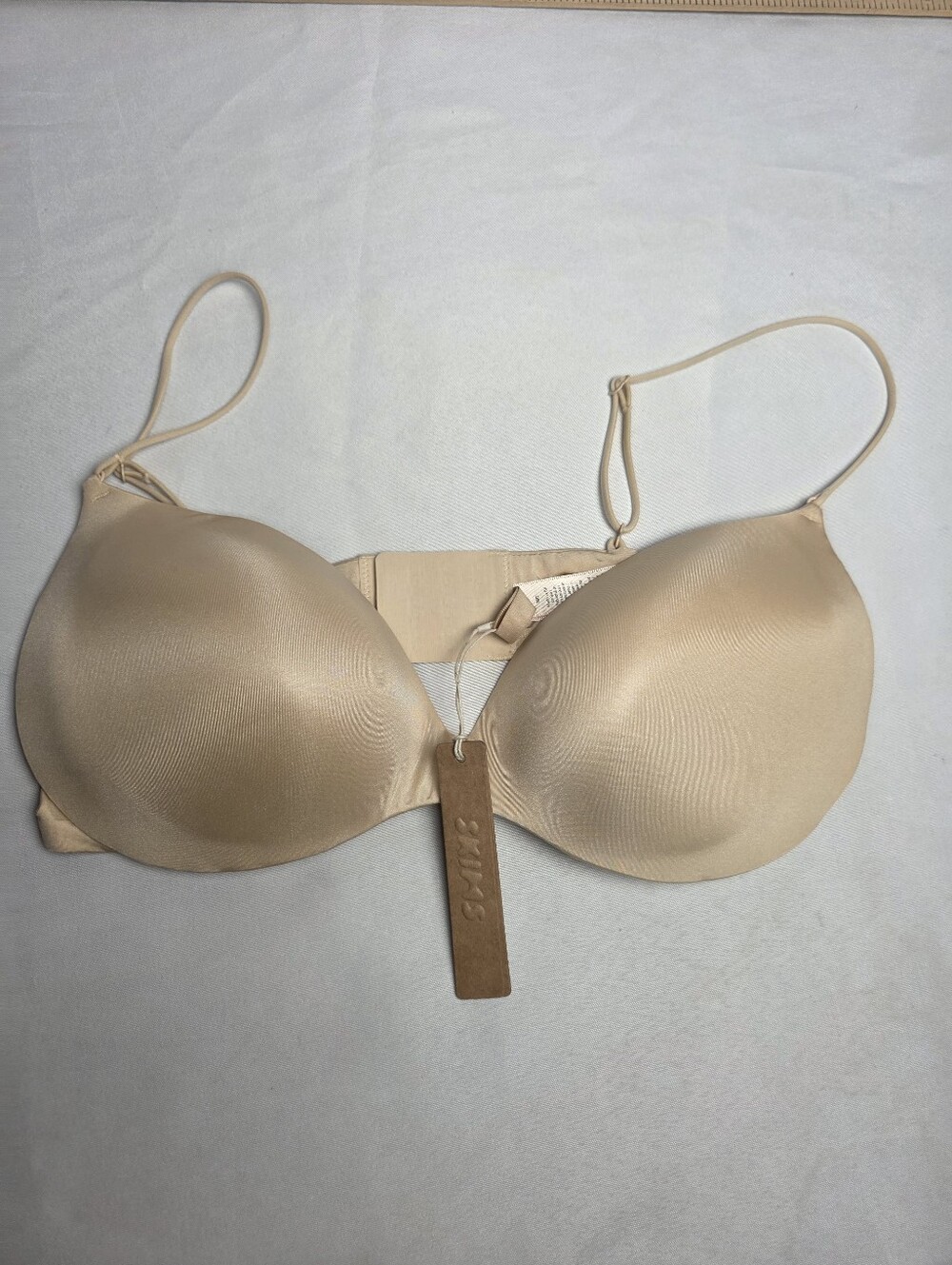 NWT Skims Wireless Form Bra Size 36C